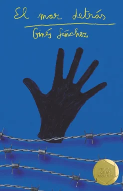 El mar detrás