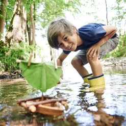 Haba Kit construye barquito de corcho