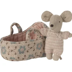 Maileg Ratoncito bebé en capazo rosa 6cm