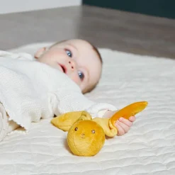 Kaloo Sonajero pelota conejito ocre