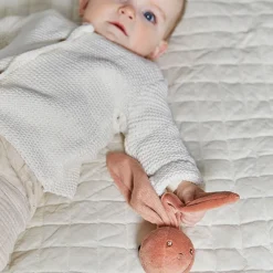 Kaloo Sonajero pelota conejito terracota